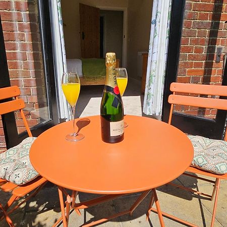 Lovely 1-Bed Cottage In Mendlesham Green Stowmarket Kültér fotó